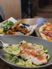 人氣超巨型薄餅店🍕