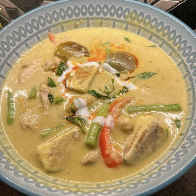 荃灣工業風低調新派泰菜Thai Nine