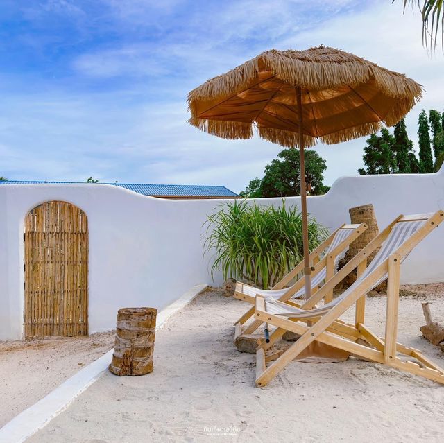 ที่พักเปิดใหม่บนเกาะล้าน นอนพลูวิลล่า🏝️