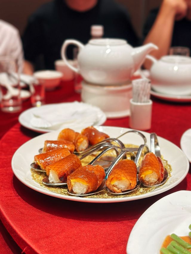 《宜蘭》蘭城晶英必吃的霸王櫻桃鴨 鴨皮握壽司超美味-紅樓中餐廳