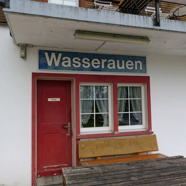 美的像明信片的瑞士懸崖餐廳-Berggasthaus Aescher