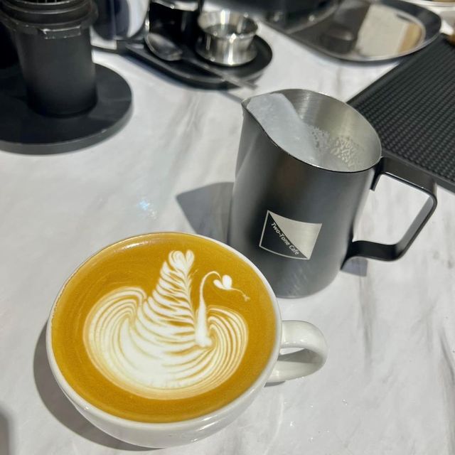 Two Tone Café 