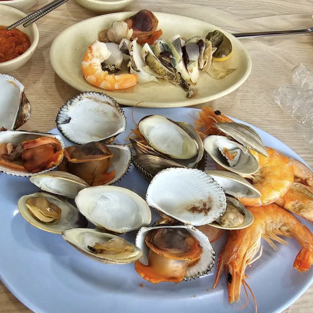 海鮮狂歡！在首爾的鷺梁津水産市場品嚐美味海鮮大餐！🦞🐟🍽️