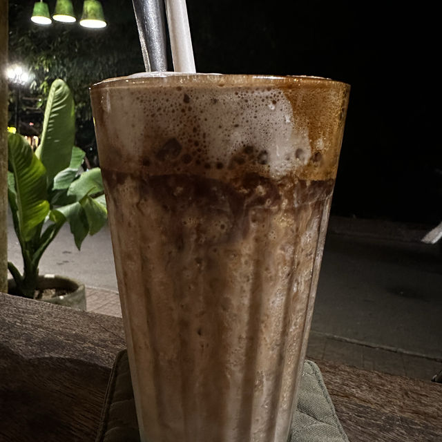“ベトナム”ホイアンの素敵カフェ“Cộng Cafe”