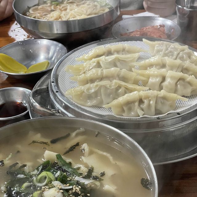 온양온천시장에서 맛과 가성비 다 있는 홍두깨칼국수