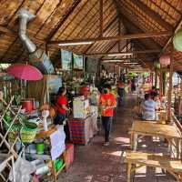 ตลาดน้ำสองคลองวัดตลิ่งชัน