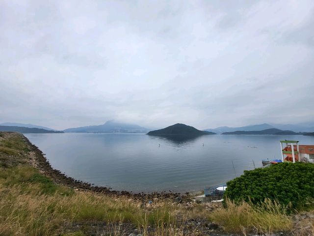 慢步船灣淡水湖水壩