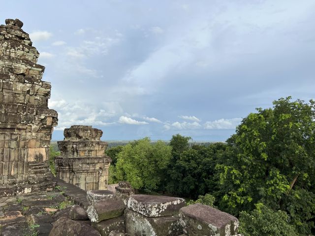 จุดชมวิวพระอาทิตย์ตกบนเนินเขา นครวัด