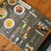 The Three Cafe โพธิ์พระยา