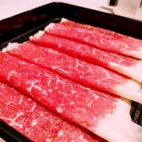 Sloth SukiyaKi มีทั้งซูชิ ซาชิมิ