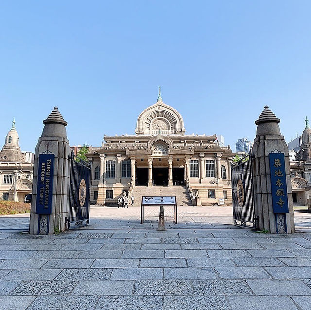 オリエンタルな寺院　築地本願寺