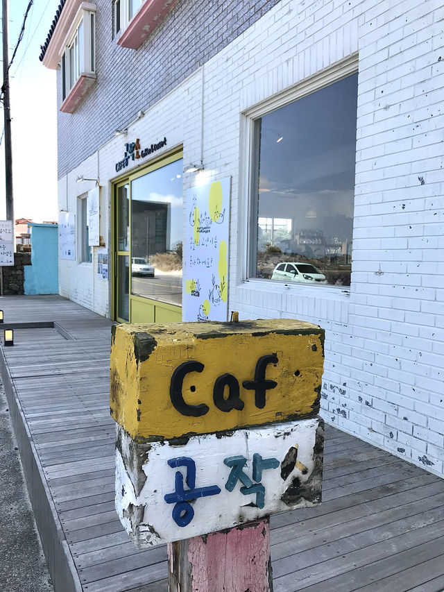 韓國濟州寶藏沿海打卡咖啡店-카페공작소