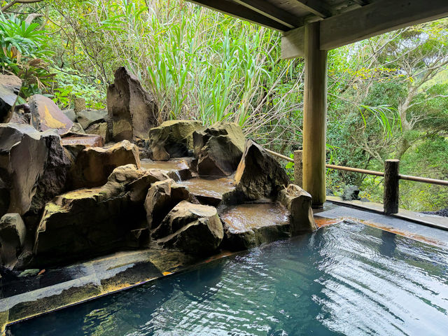 【絶景】無料で入れる男女混浴の秘境温泉♨️