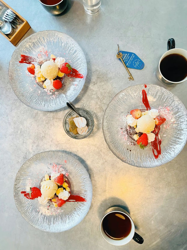 【渋谷】泊まれないホテル！？話題のカフェ｢HOTEL EMANON｣は海外風でおしゃれ☕️