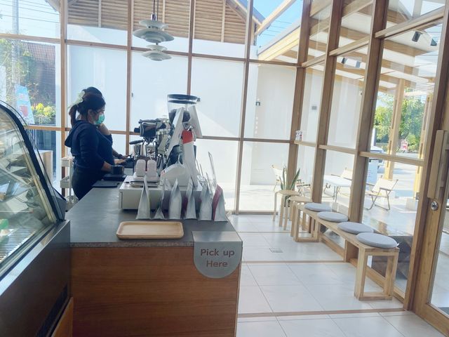 Sun’s son Cafe