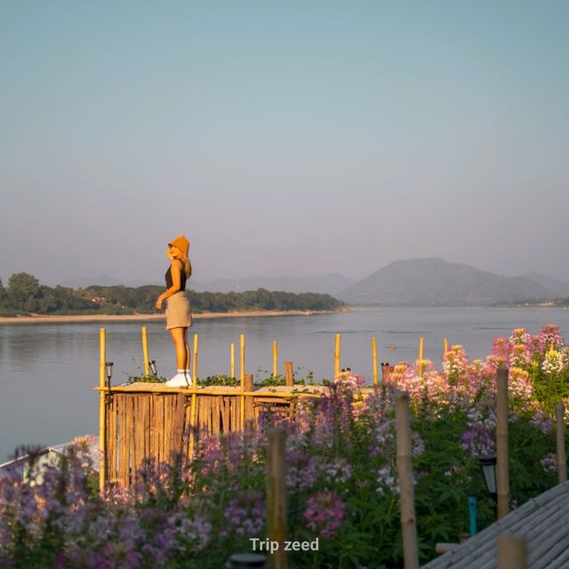 พาคนรักมานอนชมวิวริมแม่น้ำ ที่เชียงคาน