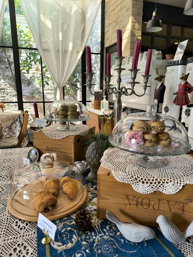 ร้าน Café et Noús