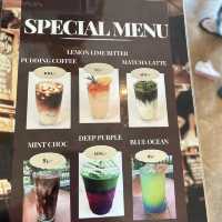 TURNTABLE CAFE 