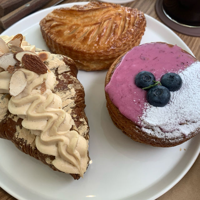 "숲 속 작은 보물, '원지 카페 리버노트' 🌿☕️ 