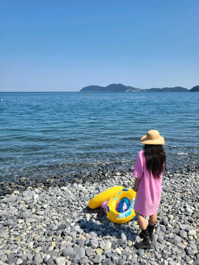 몽돌이라 놀기좋은 거제 학동해수욕장🏖