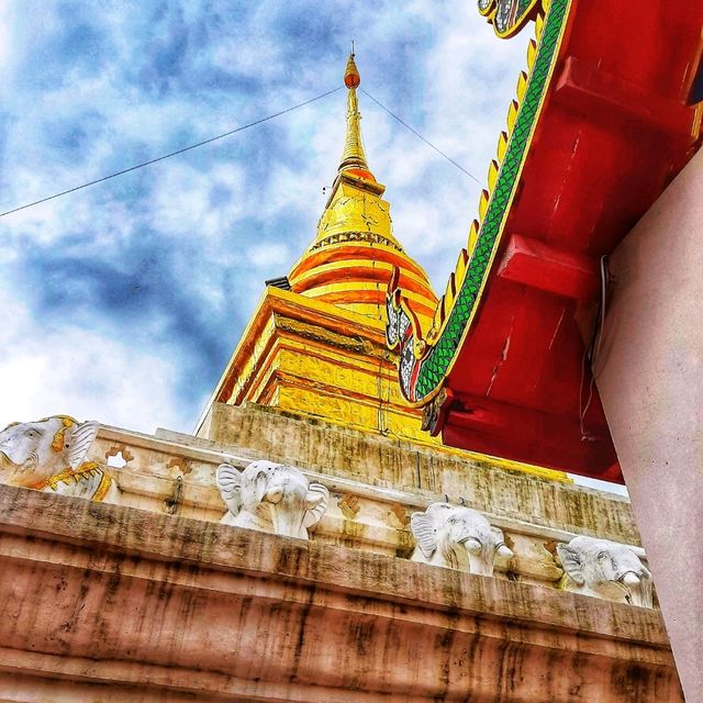 วัดพระธาตุช้างค้ำวรวิหาร สักการะพระเจ้าหลวง
