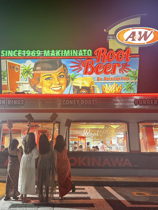 【沖縄】グルメの定番!A&W牧港店でアメリカン気分満喫🍔✨ 【沖縄】グルメの定番!A&W牧港店でアメリカン気分満喫🍔✨