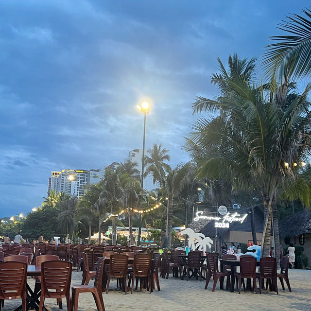 Awesome brewhouse by the beach🍻