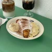 雰囲気に色使いがはんぱなくセンスいいカフェ"ouvertcoffee"☕️✨