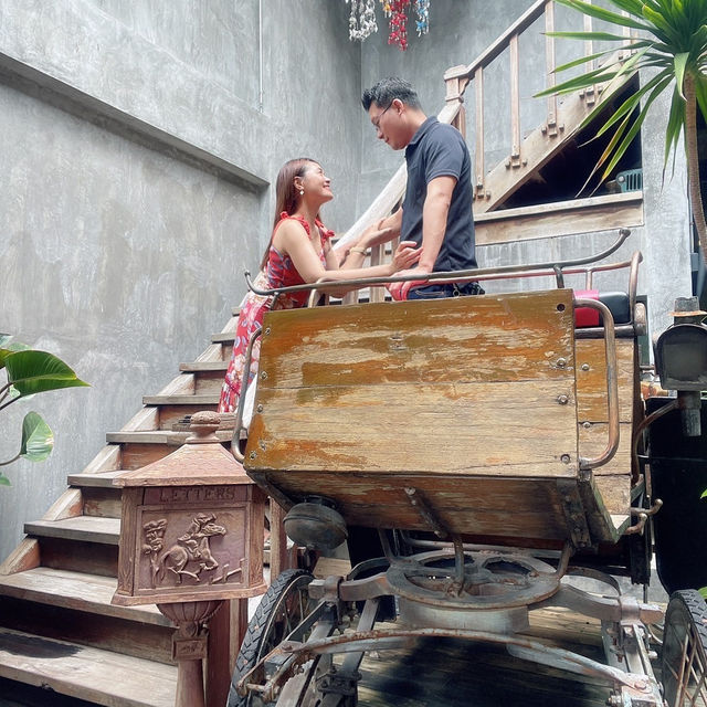 อัมพวา บ้านพักเรือนเสน่หา ริมคลอง 