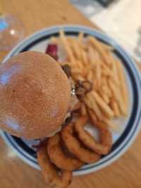【ハーバーランド】サラダバー付き♪おひとり様ランチ