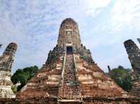 แต่งชุดไทยเป็นออเจ้า ถ่ายรูปสวยๆ ที่วัดไชยวัฒนาราม