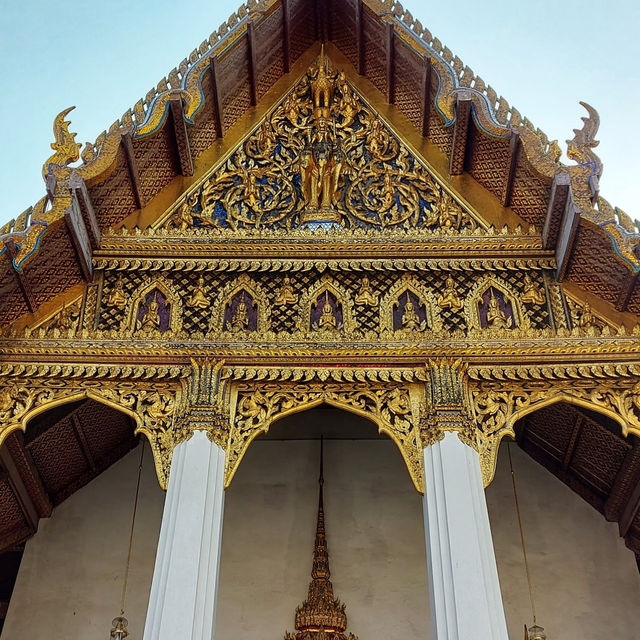 Experience the grandeur of Thailand’s royal heritage at the Grand Palace – where history comes alive