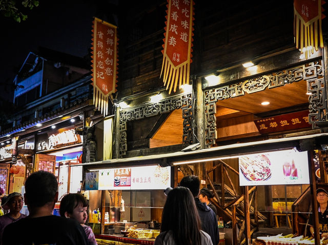 🇨🇳 Kuanzhai Alley at Night
