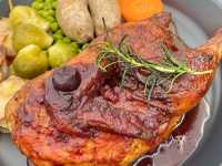 Three Broomsticks ร้านอาหารโซนแฮร์รี่ พอตเตอร์ 