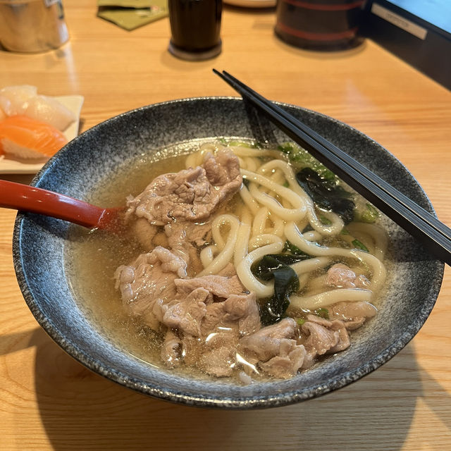 Family friendly sushi restaurant 