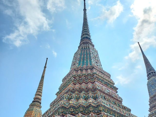探索曼谷古寺 — 臥佛寺的巨大金臥佛
