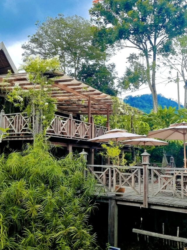 BREAKFAST IN NATURE : THE LEMUNI