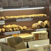 【韓国】ソンスの森のカフェ通り入り口にあるパン屋さん🥐