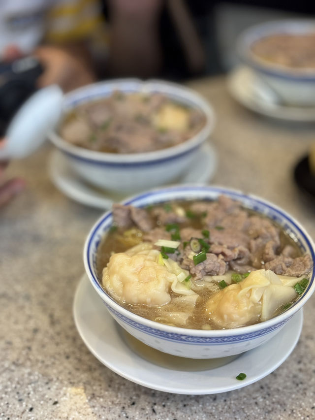 홍콩 새우 완탕면 미슐랭 수상의 맛집