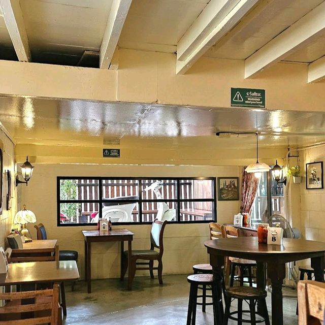 ตามหาร้านอาหารเช้าลับๆ | ใต้ถุนบ้าน เชียงใหม่