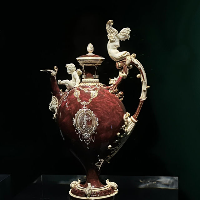 Explore A MUST VISIT Attraction- National Palace Museum in Taipei 