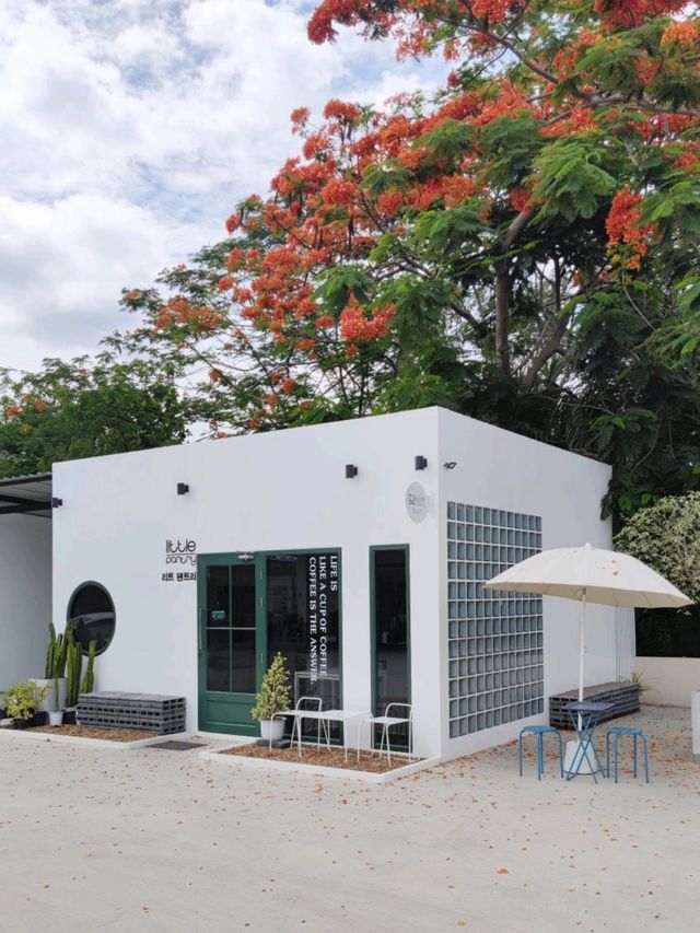 LITTLE PANTRY คาเฟ่พุทธมณฑล นครปฐม