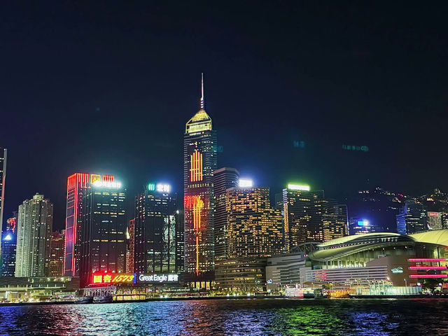 A Tranquil Solo Night at Victoria Harbour
