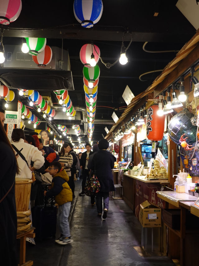 【京都】食の宝庫「錦市場」で食べ歩き🐙