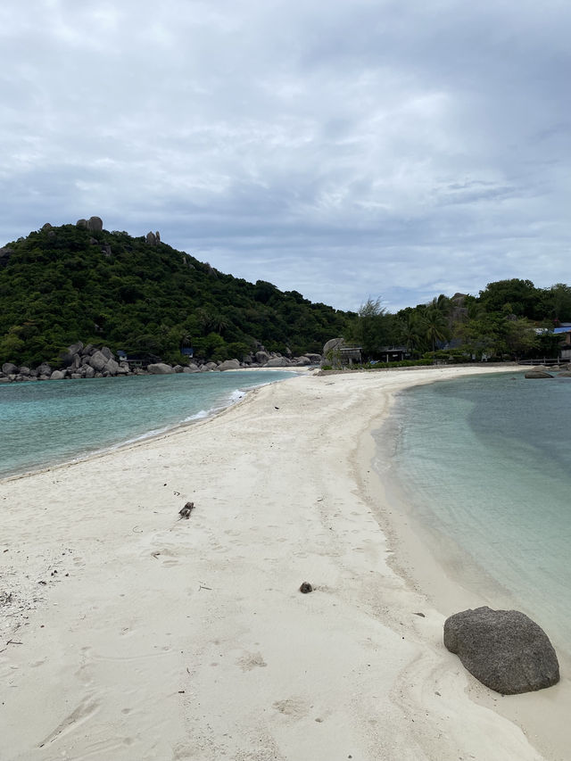 “พาทัวร์เกาะนางยวน! หาดทรายสวย ทะเลใส 🌊