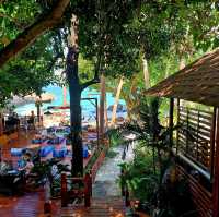 泰國麗貝島特色度假村以及專屬沙灘:麗貝十月度假村Ten Moons Lipe Resort，在trip.com上預定能享受優惠價格