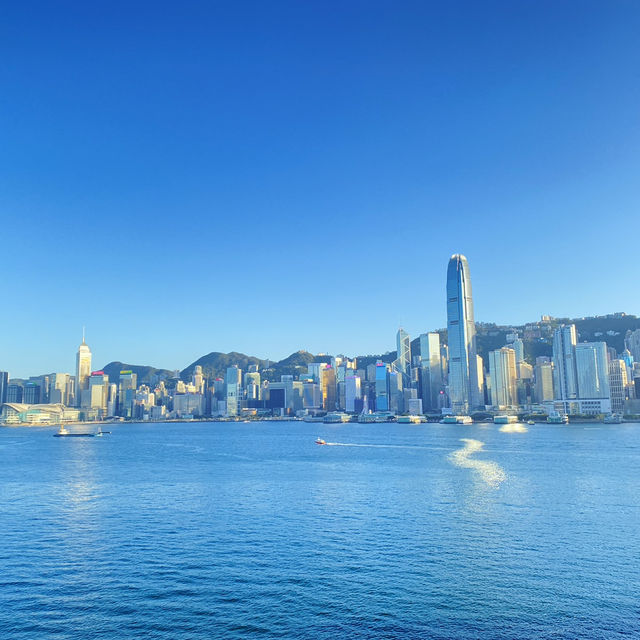 隨筆：陽光普照的維多利亞港
