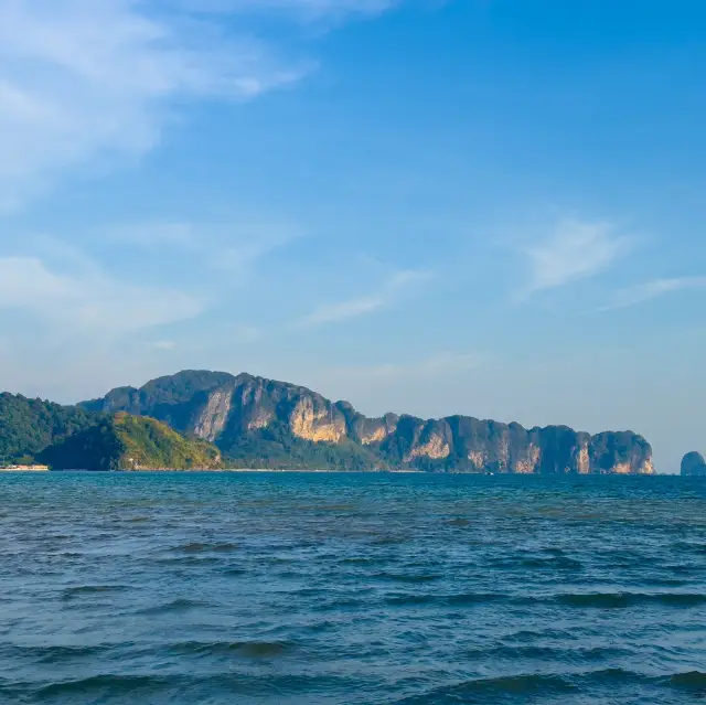 Nopharat Thara 해변