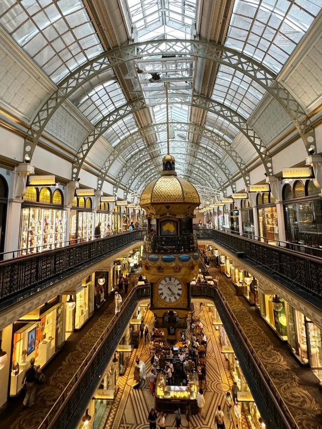 The awesome visit to the queen Victoria building ❤️