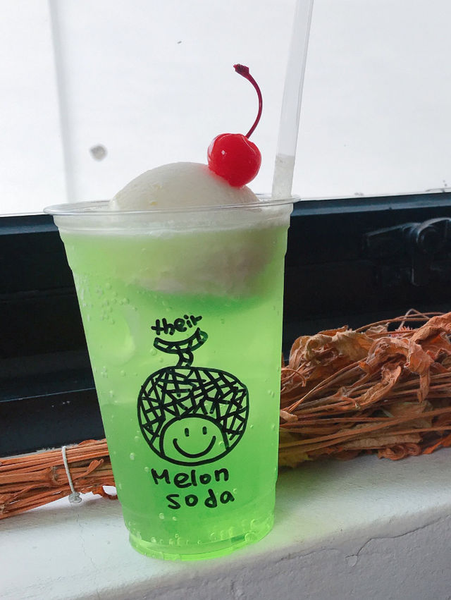 可愛すぎる！メロンクリームソーダ 